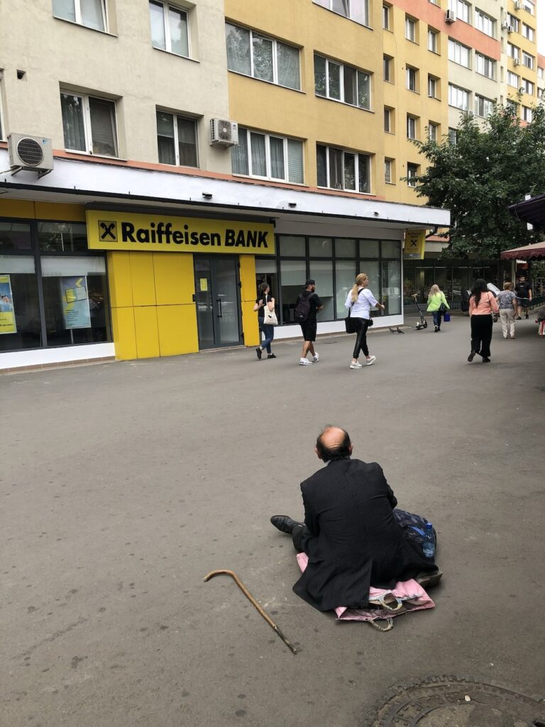 raiffeisen retragere bani cont