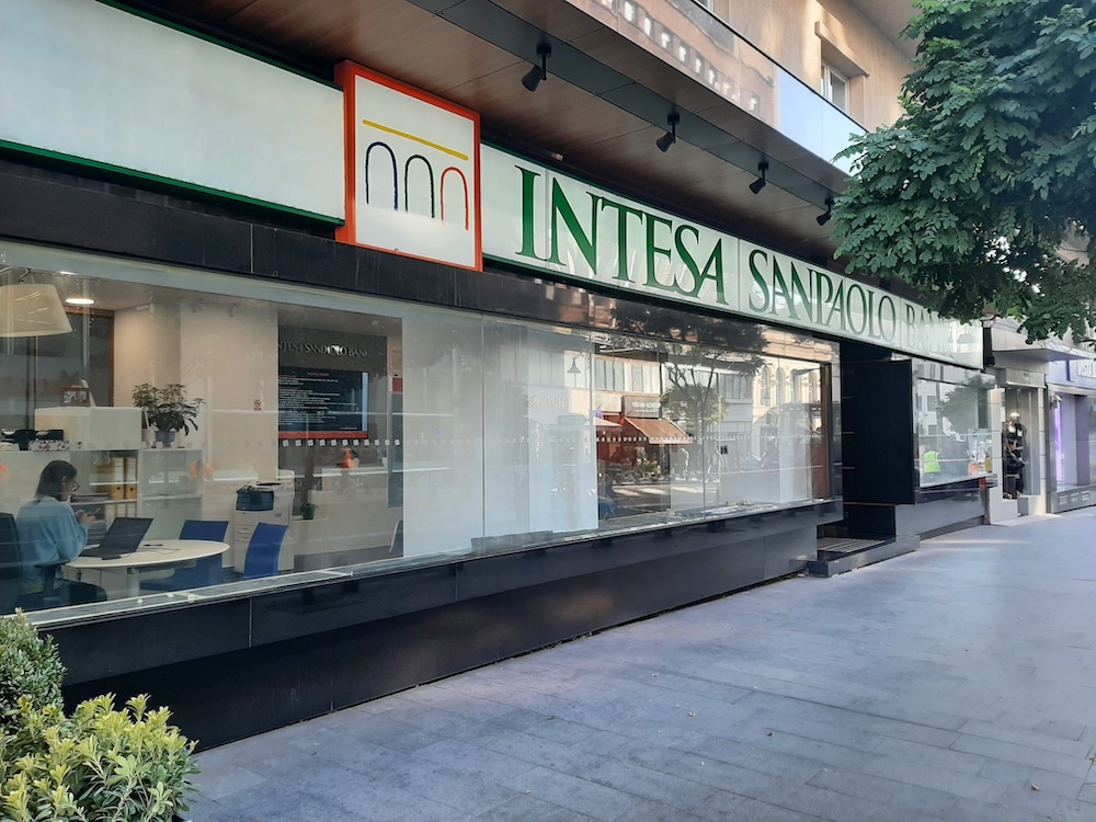 problema aplicatia intesa sanpaolo bank