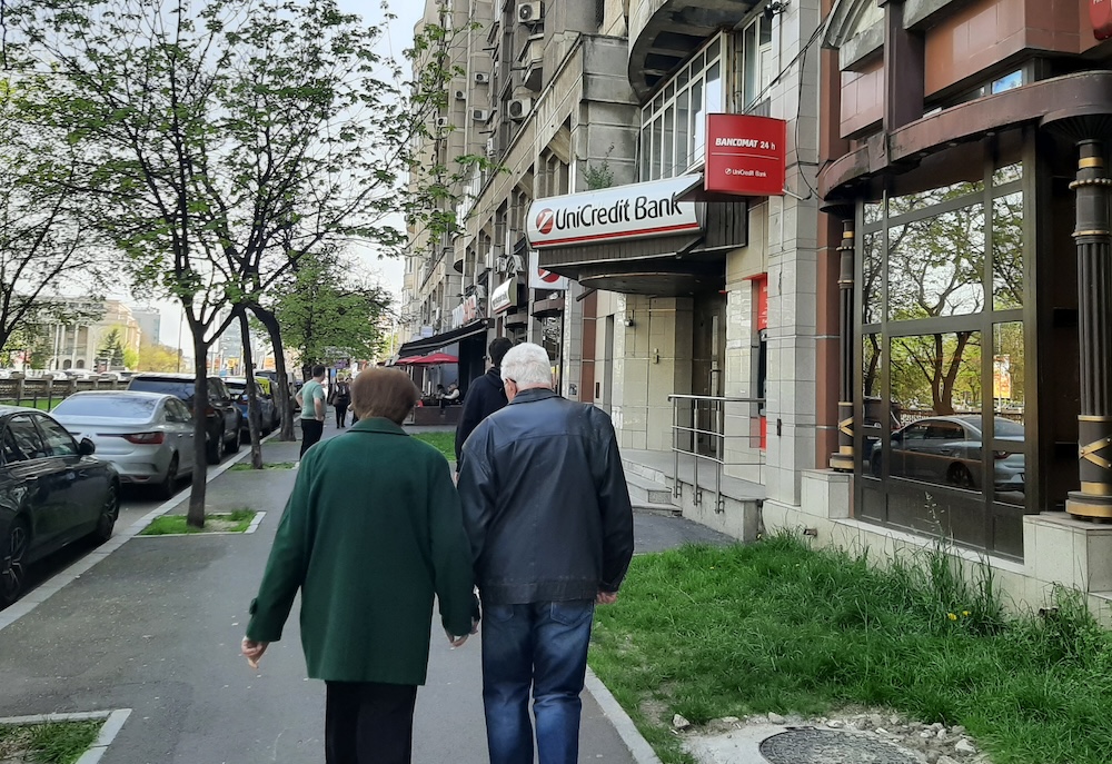 unicredit cont inchis